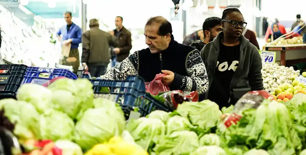 Organic farms avoid toxic inputs, improve soil health, grow clean, sustainable food that supports nature.