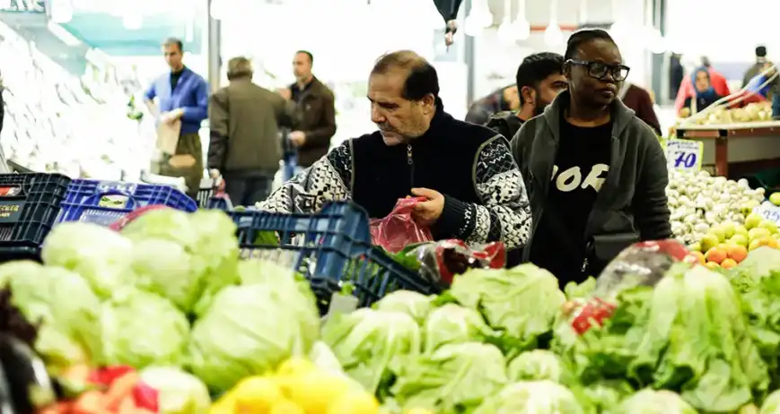 Organic farms avoid toxic inputs, improve soil health, grow clean, sustainable food that supports nature.